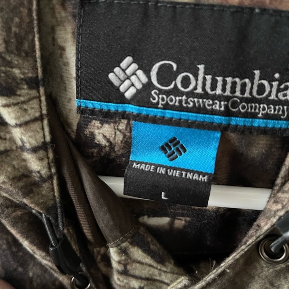 Columbia Camouflage Rain Jacket - Picture 7 of 8